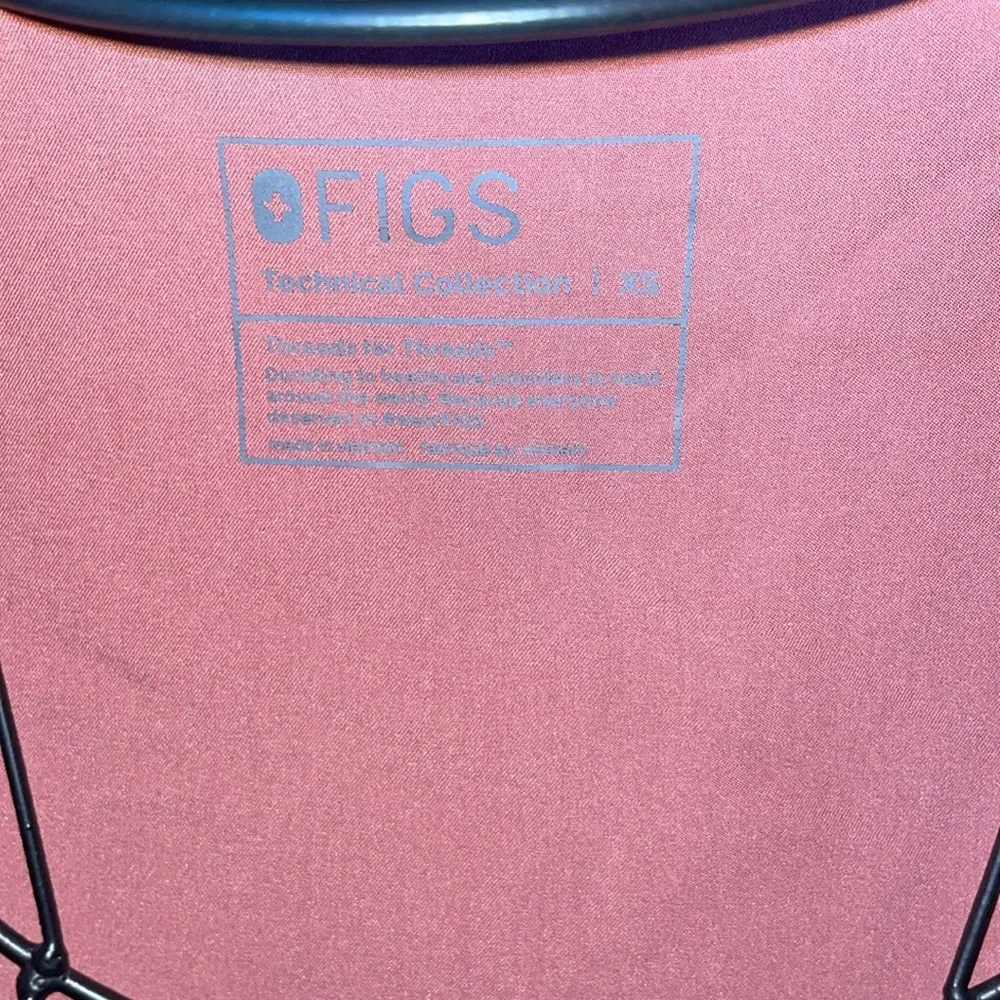 Mauve fig set FIGS Yola Scrub Pants 2 piece set catalina top XS/SM - Picture 8 of 15